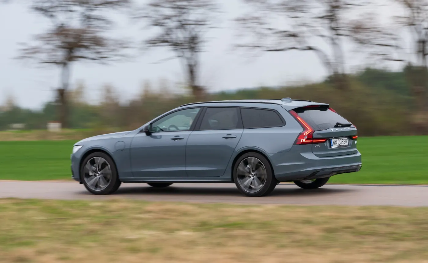 41-volvo-v90-02-37662972.jpg