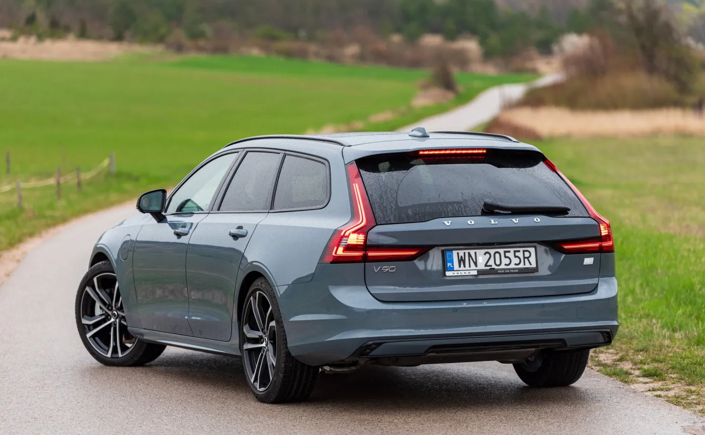 41-volvo-v90-11-37663052.jpg