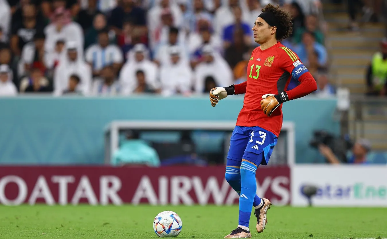 Bramkarz reprezentacji Meksyku Ochoa kolegą klubowym Piątka