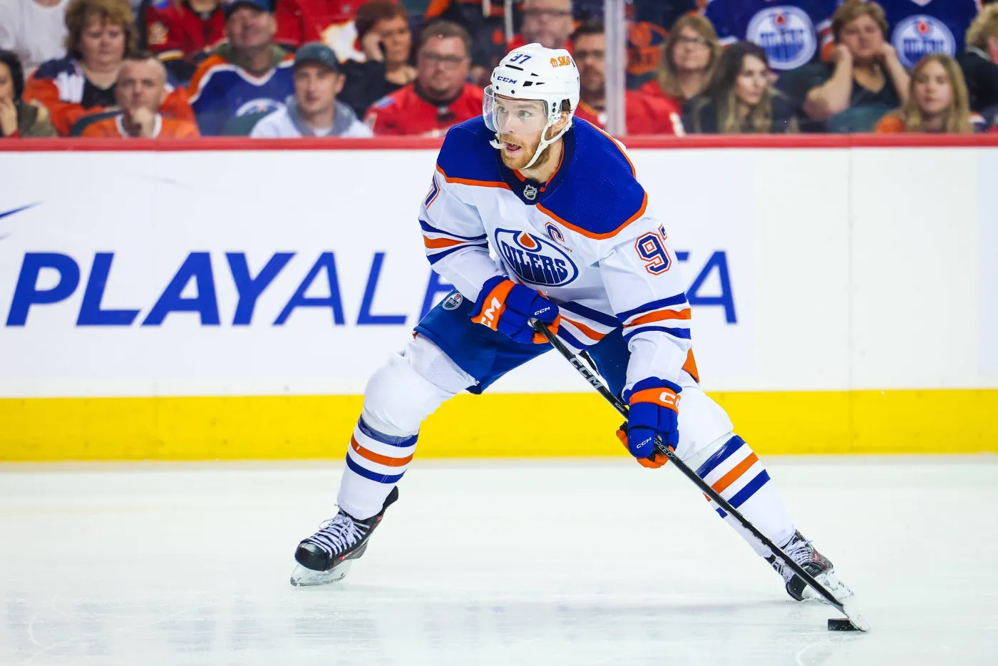 Connor McDavid wpisał się na listę strzelców w 16. kolejnym meczu [WIDEO]