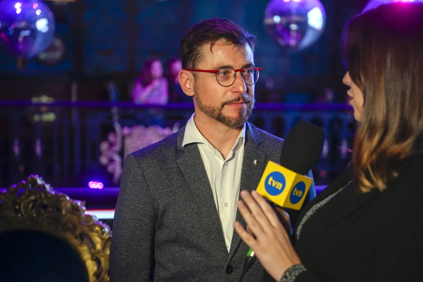 Kacper Kuszewski zdradził, ile zarabiał w "M jak miłość". "Ile?! Naprawdę?!"