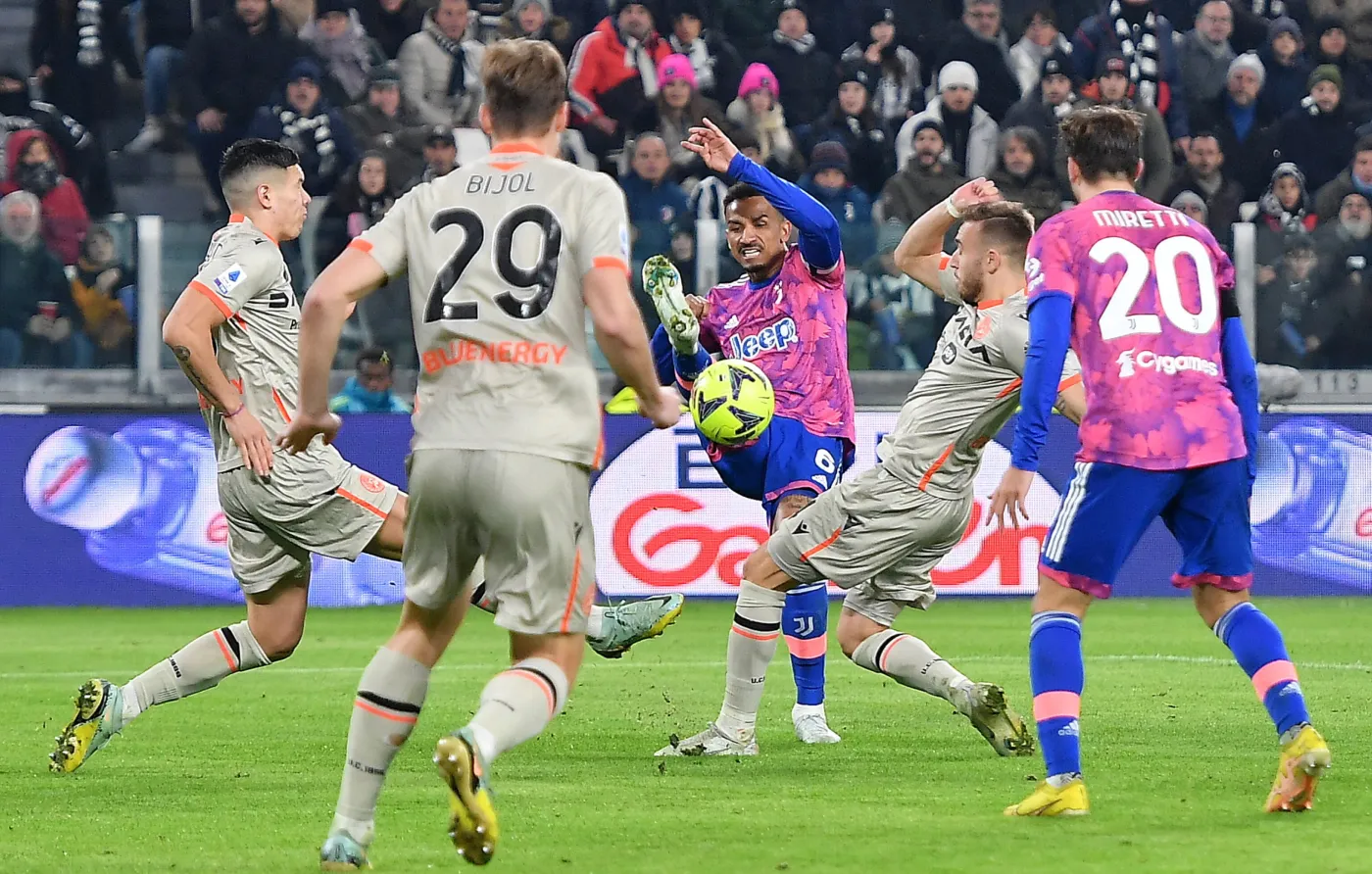 Juventus wiceliderem, Inter stracił punkty z beniaminkiem [WIDEO]