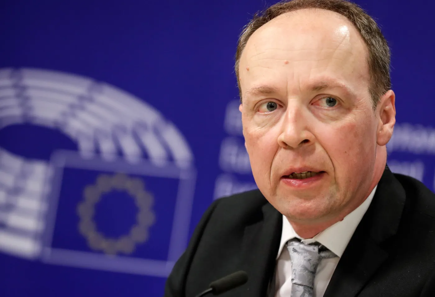 Czołowy fiński polityk wykupił dedykację na pocisku armatnim. "Niestosowne i idiotyczne"