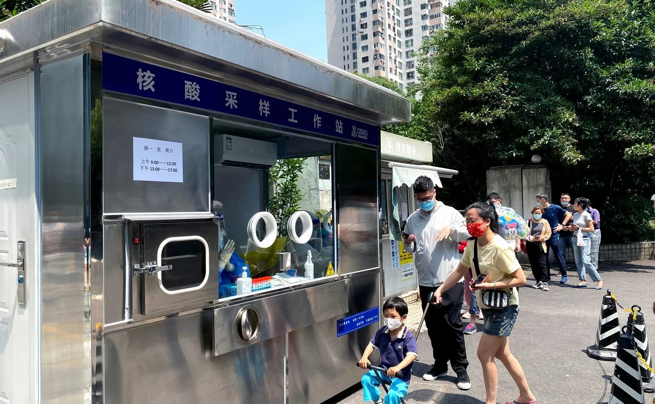 Ponad 2 tys. turystów utknęło w chińskim mieście. Powód? Lockdown
