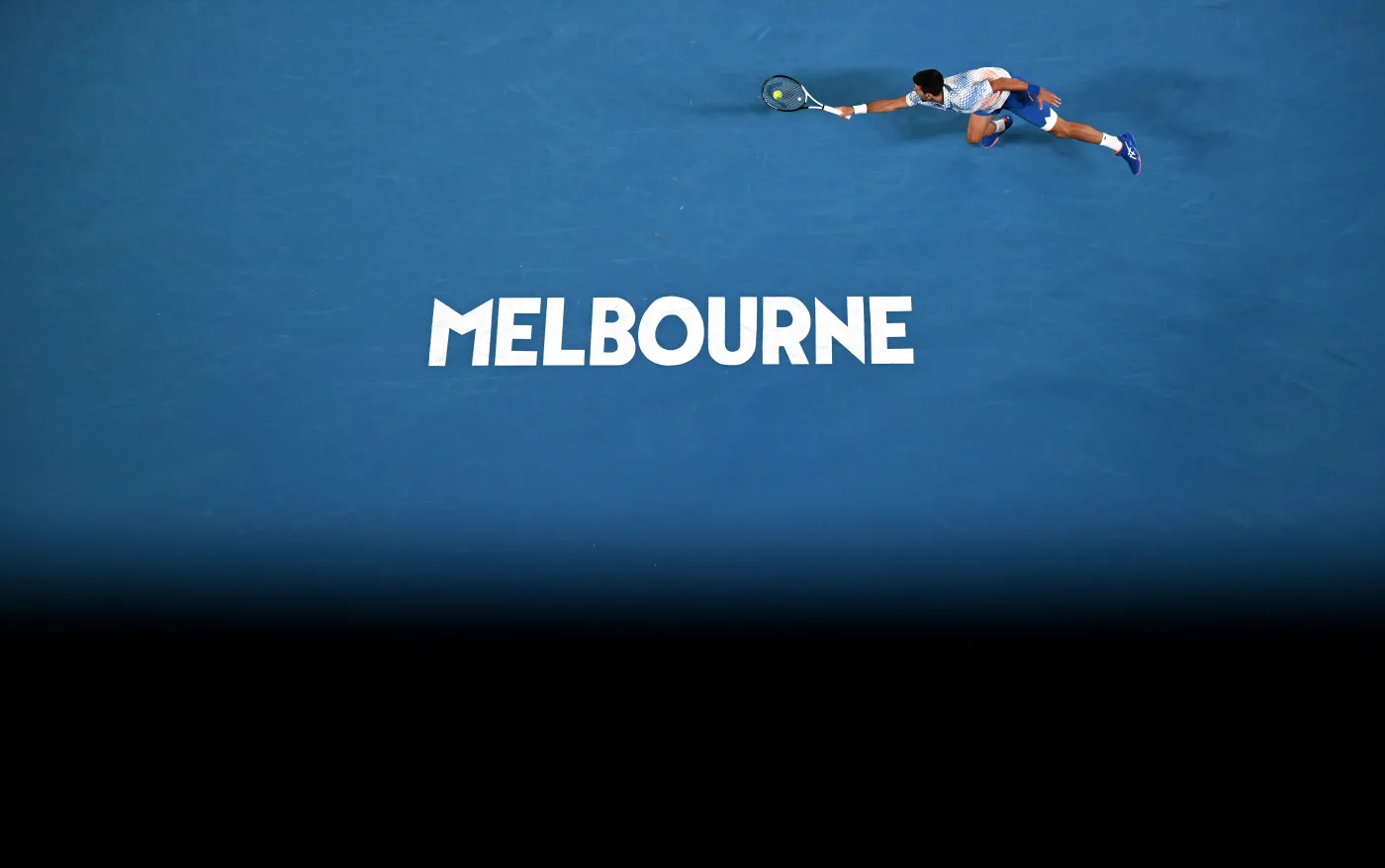 Djokovic korzystał z pomocy lekarza, ale wygranej mu to nie przeszkodziło [WIDEO]