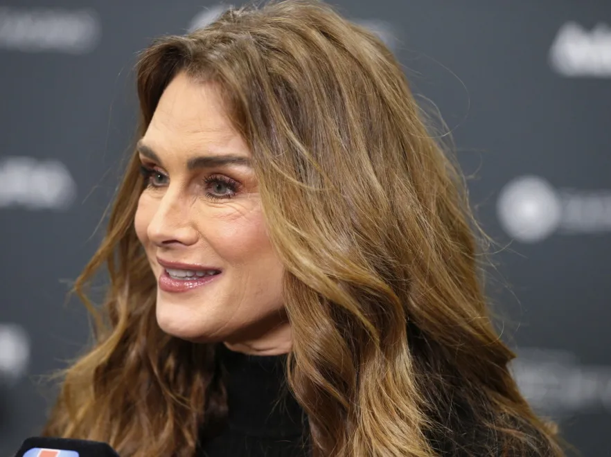 Bolesne wyznanie po latach: Brooke Shields była ofiarą gwałtu. Teraz opowiada o tym w filmie