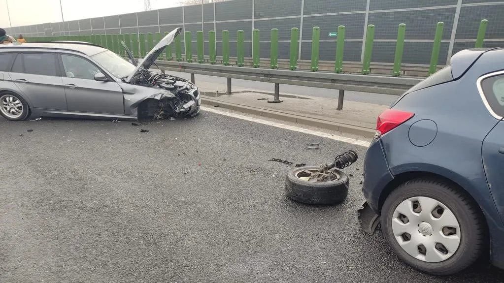 Karambol na drodze ekspresowej S74 Cedzyna - Kielce