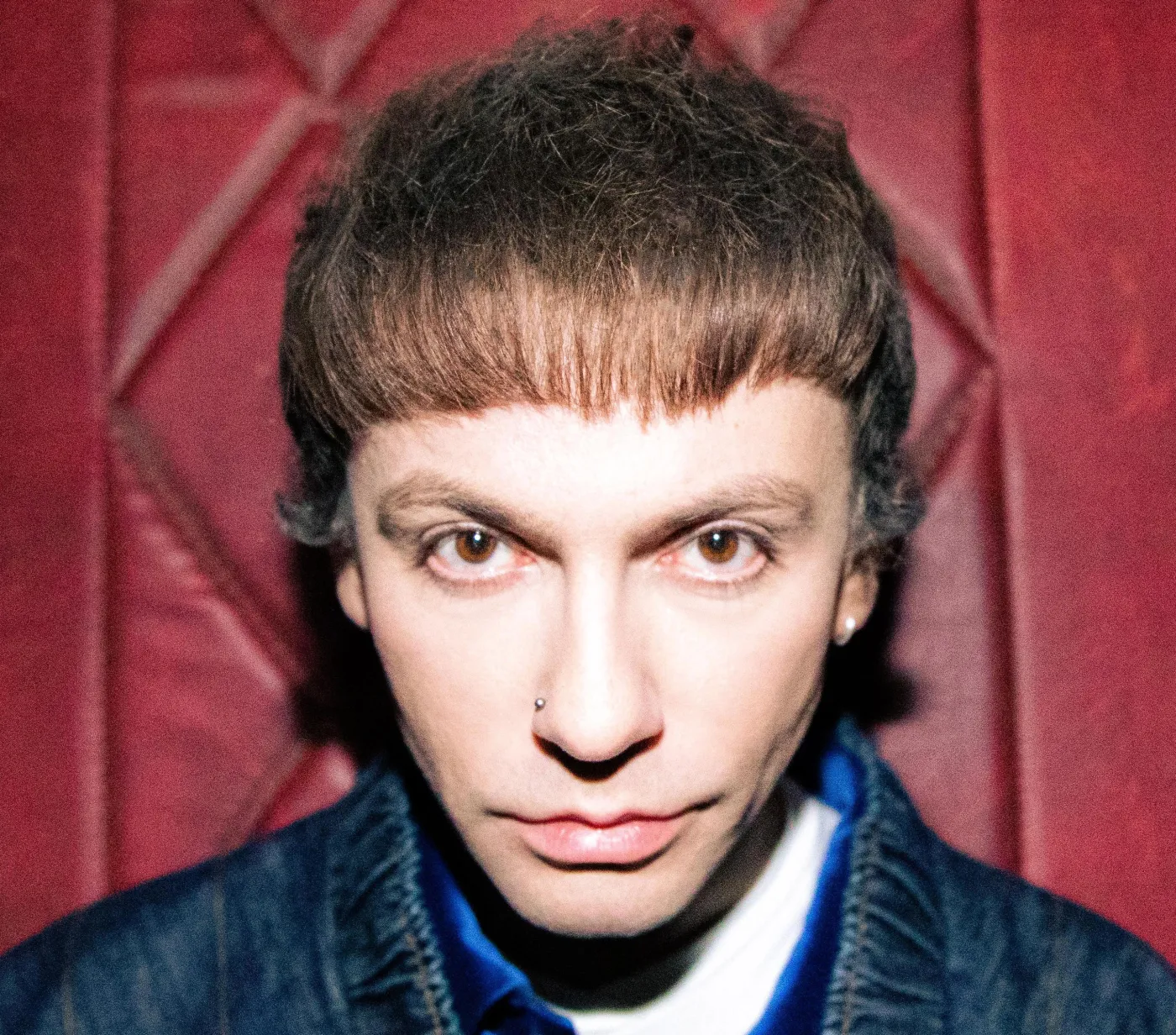 Arek Kłusowski prezentuje nowe nagranie. To "Najsmutniejszy człowiek świata"