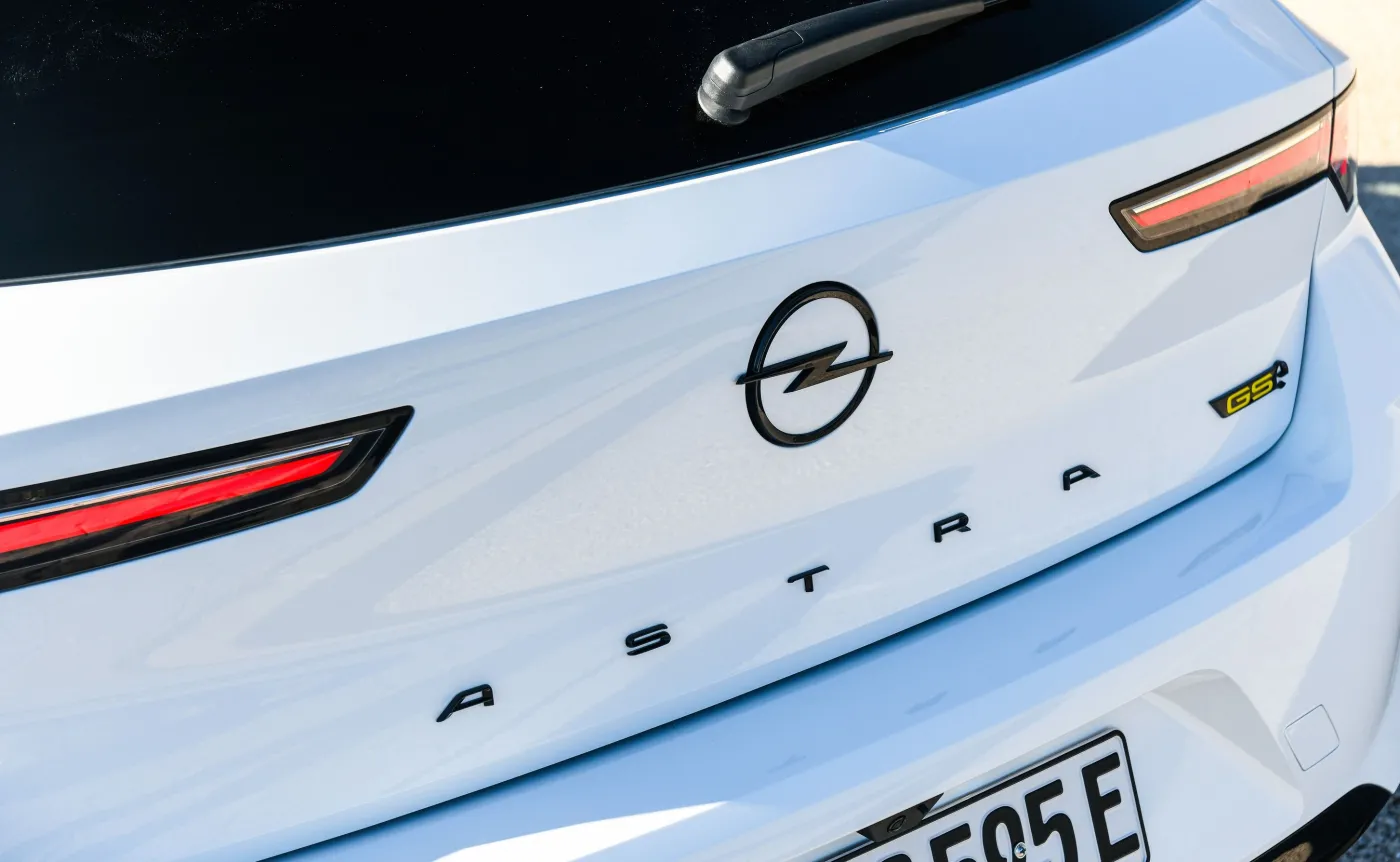 opel-astra-gse-37695023.jpg
