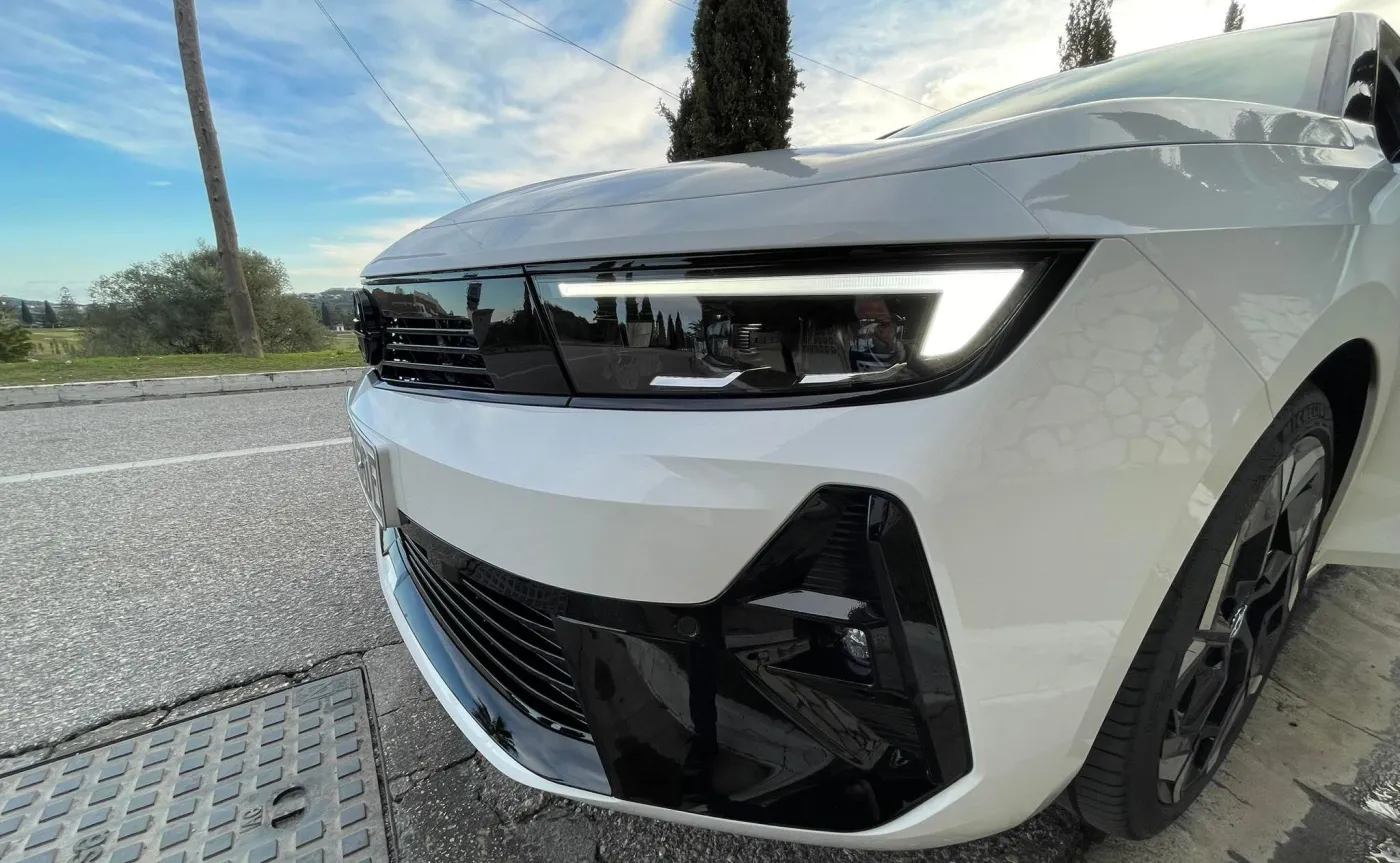 Nowy Opel pali mało i zachwyca zawieszeniem. Zabawę psuje jedna rzecz