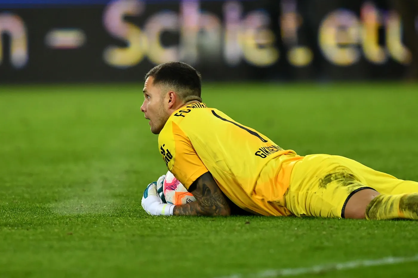 Rafał Gikiewicz z czystym kontem. Augsburg oddalił się od strefy spadkowej