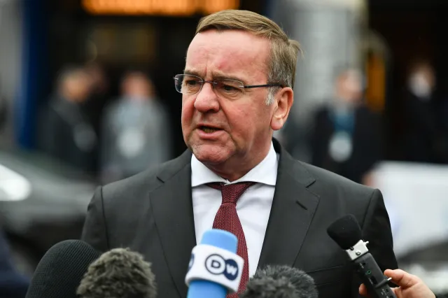 Minister obrony Niemiec: W Ramstein tylko Polska była zdecydowana wysłać Ukrainie Leopardy