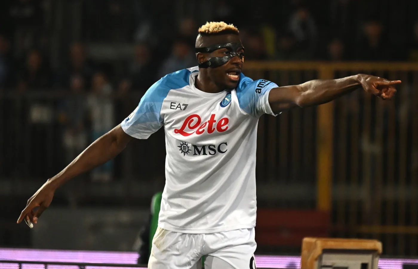 Victor Osimhen zdobywa serca i... żołądki neapolitańczyków