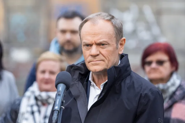 Sasin: Tusk chce przejąć władzę, aby zamieść sprawę reparacji pod dywan