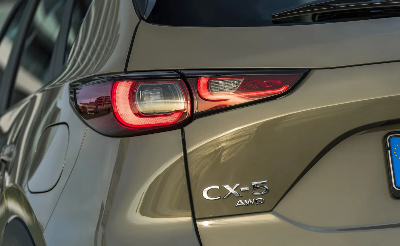Mazda CX-5 2023 jest zupełnie inna! Nowa hybryda i koniec diesla