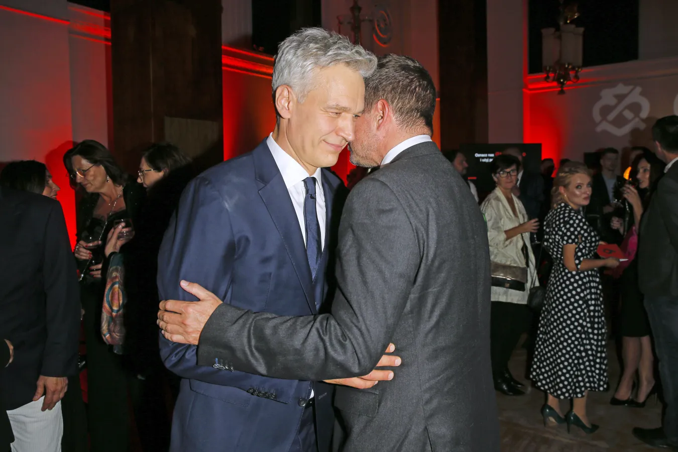 Michał Żebrowski obśmiał Ziobrę z bronią za pasem. Internauci: Zacnie nabita pielucha