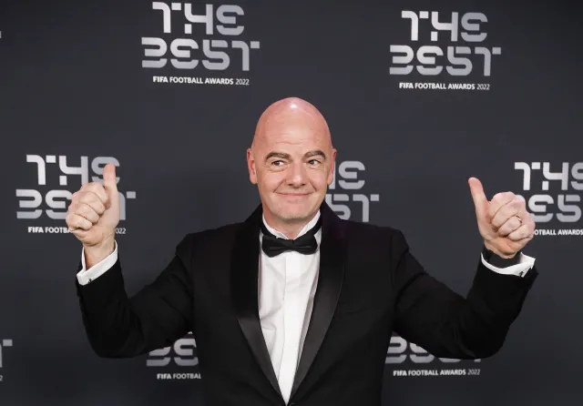 Gianni Infantino nadal będzie rządził futbolem. W FIFA bez zmian na "tronie"