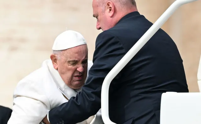 Wielki Tydzień po raz pierwszy bez papieża? Poruszenie w Watykanie