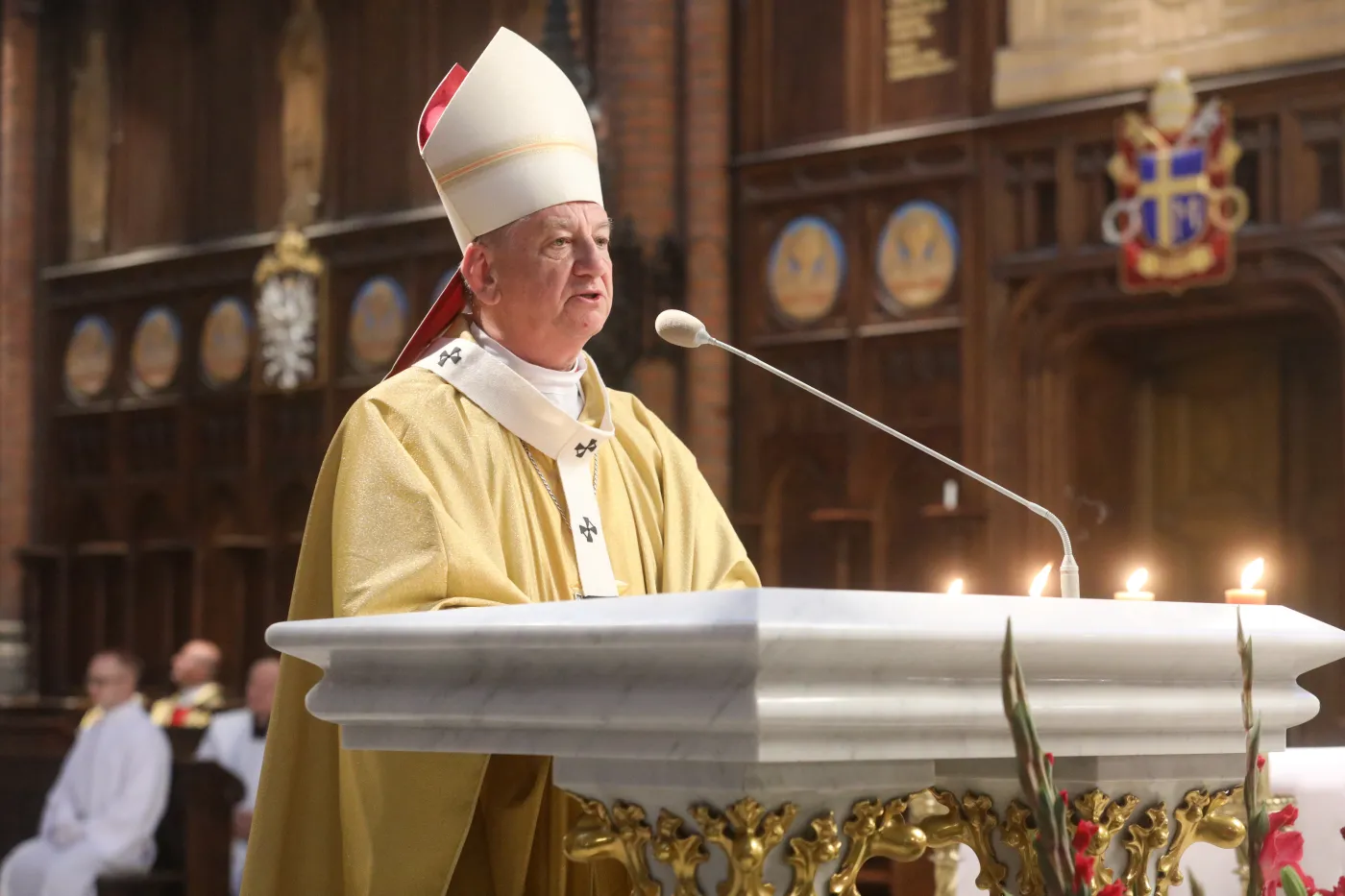"Zadrżeli ci, którzy chcieliby nas zniszczyć". Abp Guzdek wzywa wiernych i kapłanów do zachowania wierności