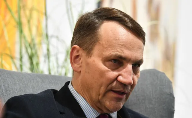 Duda, Morawiecki lub Błaszczak w NATO? Niecodzienna propozycja Sikorskiego