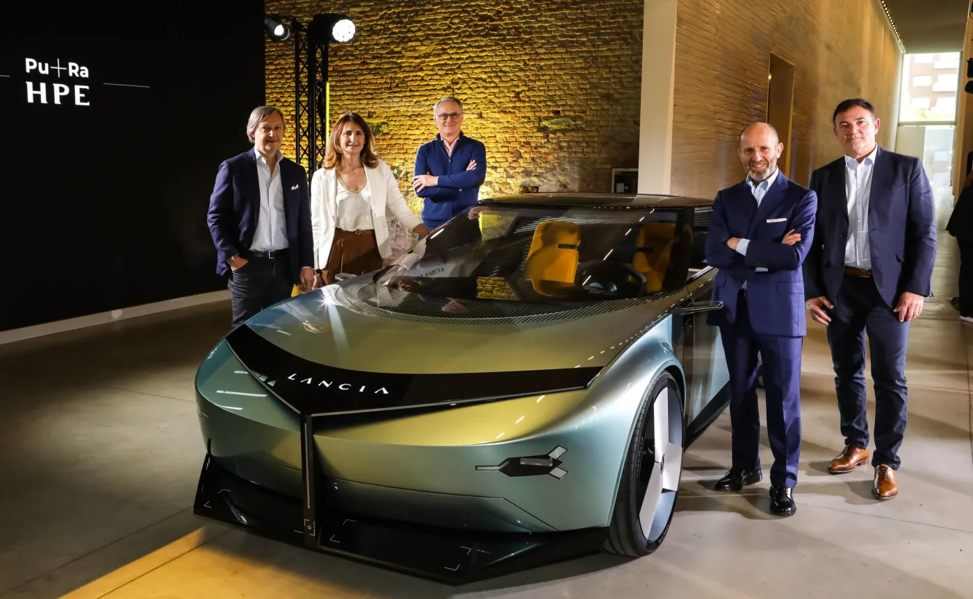 lancia-pura-hpe-37771575.jpg