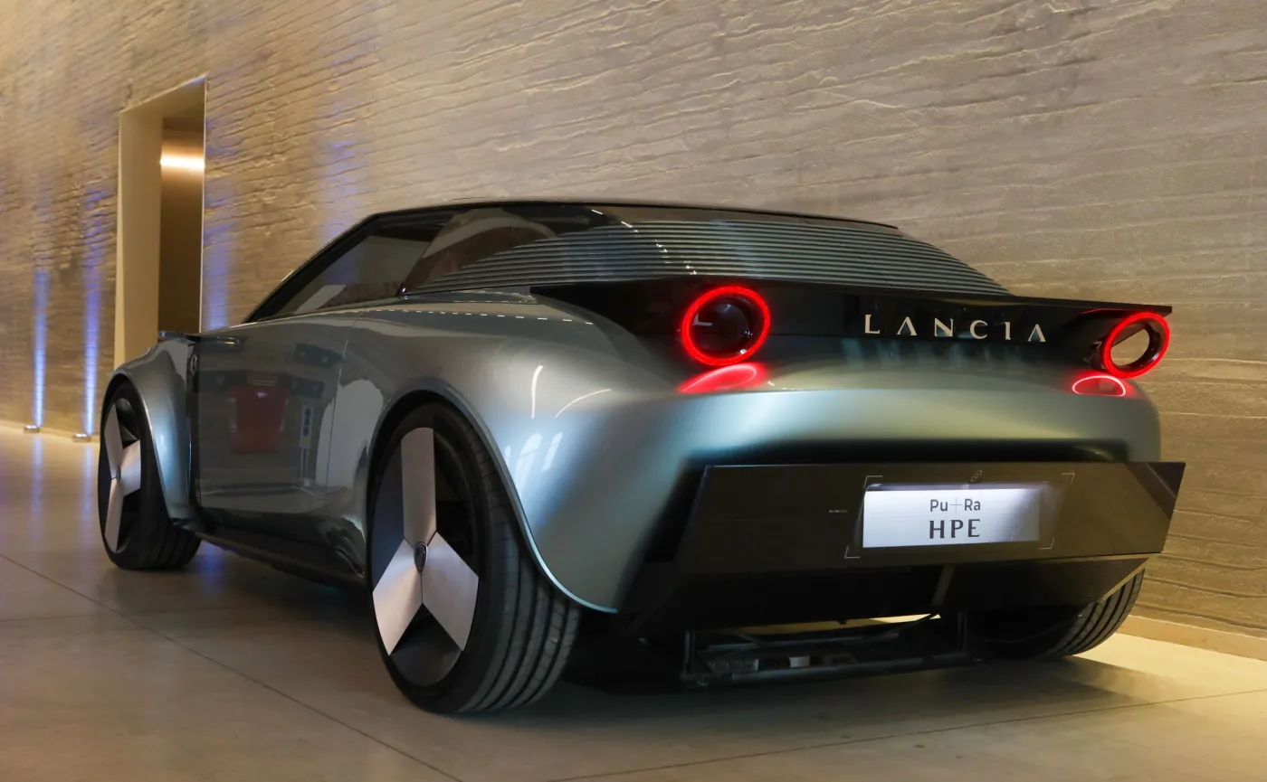 lancia-pura-hpe-37771511.jpg