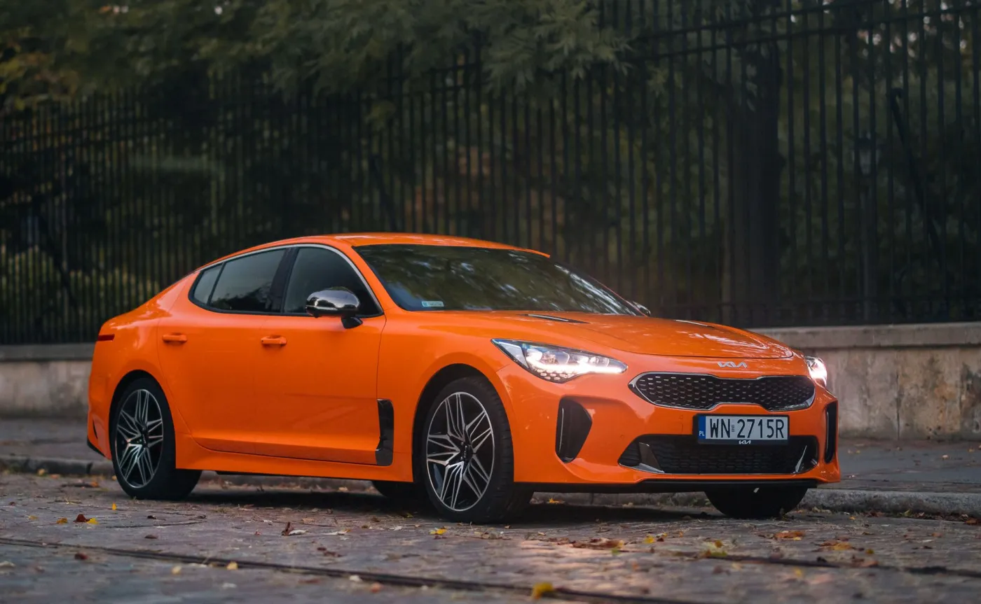 kia-stinger-gt-37769821.jpg