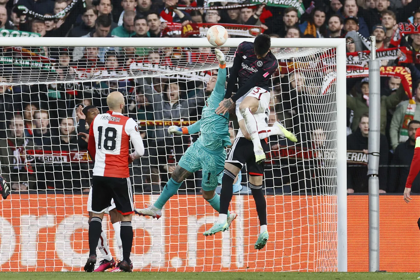 Szymański lepszy od Zalewskiego. Feyenoordu pokonał Romę w Lidze Europy