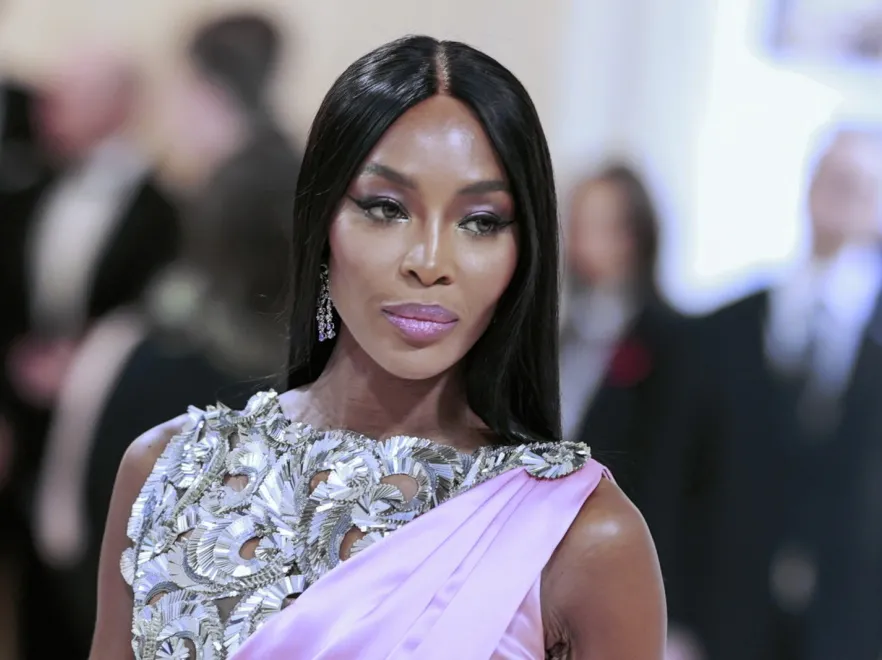 "Zapomniała zrobić szyi". Internauci komentują aktualny wygląd Naomi Campbell [FOTO]