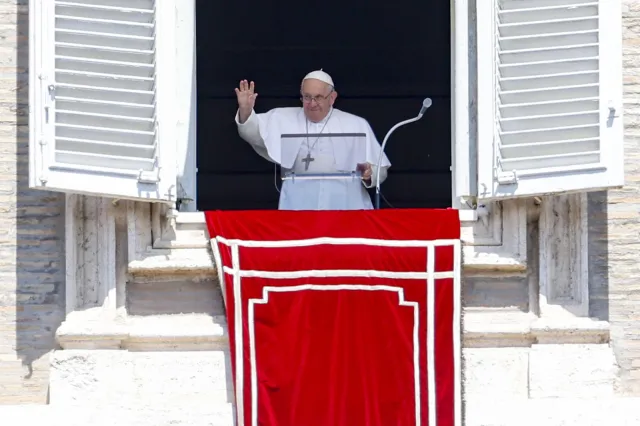 Papież Franciszek apeluje o "różaniec dla Ukrainy"