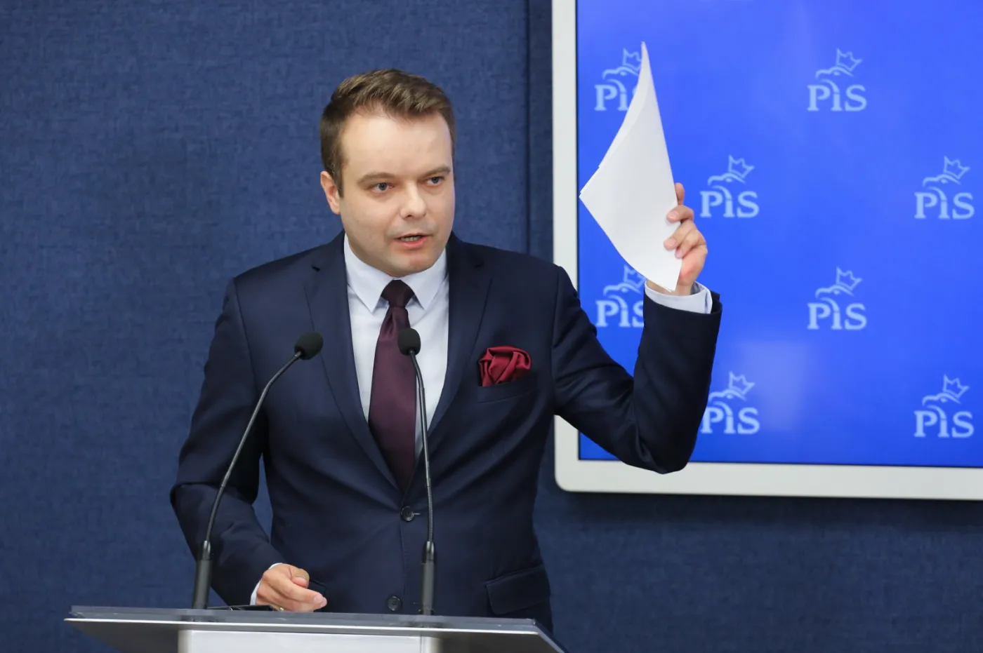 Zmiana planów w sprawie przepisów o TK. "Na tym posiedzeniu..."