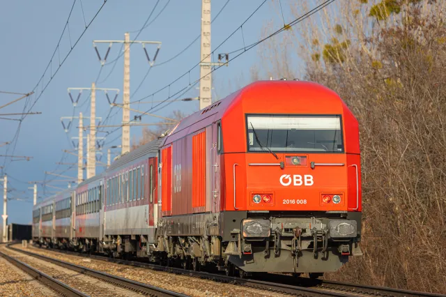 Skandal w pociągu. Podróżujący zamiast komunikatu usłyszeli "Heil Hitler"