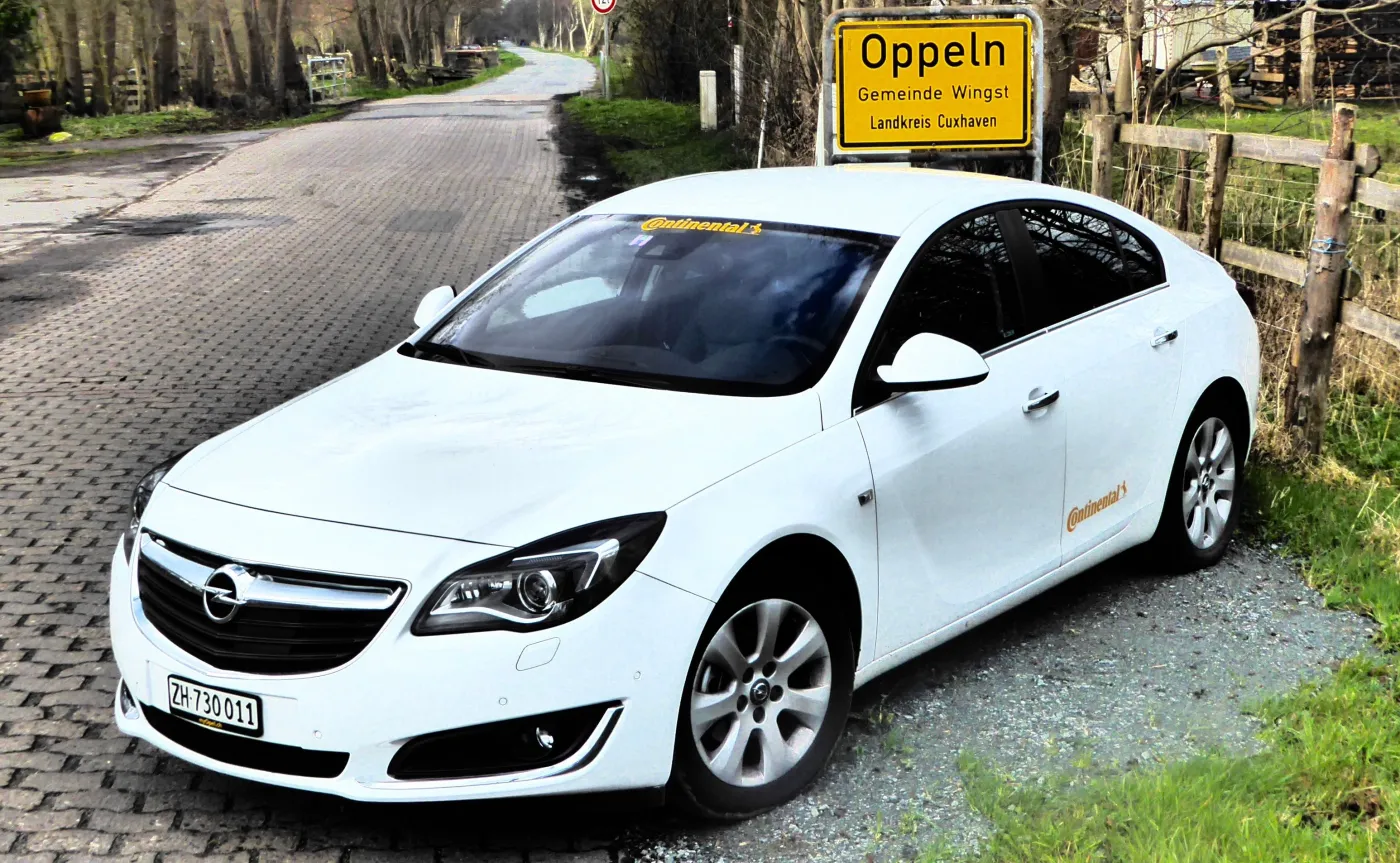 8932417-opel-insignia-1.jpg