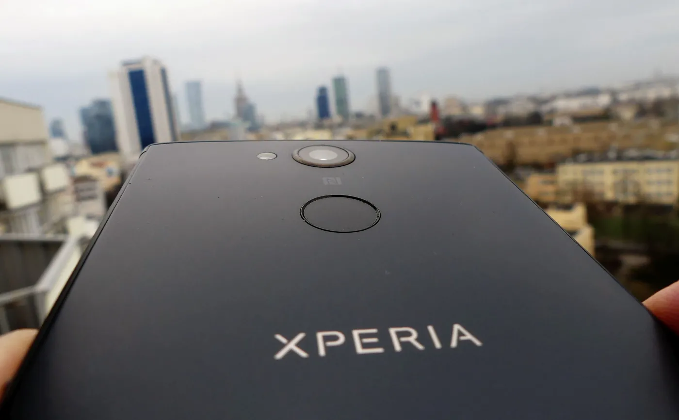 10835339-sony-xperia-xa2.jpg