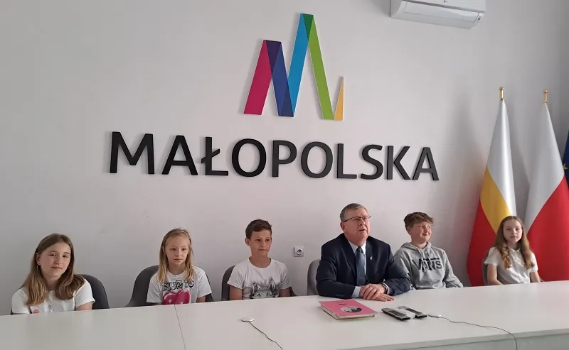 malopolska-marszalek-witold-kozlowski-i-dzieci-2-37815736.jpg