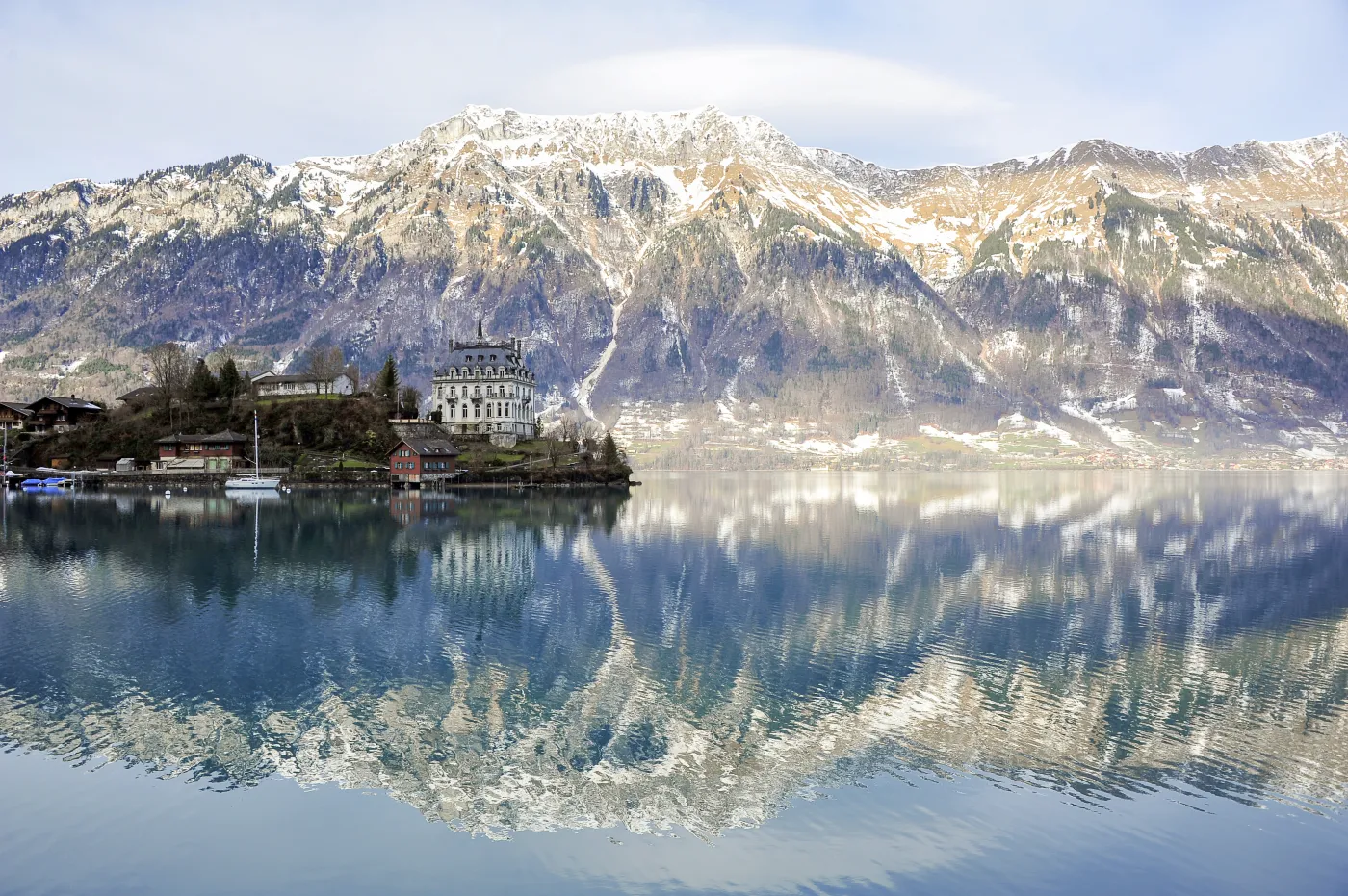 Wioska Iseltwald nad jeziorem Biel wprowadziła opłatę od selfie po serialu Netflixa