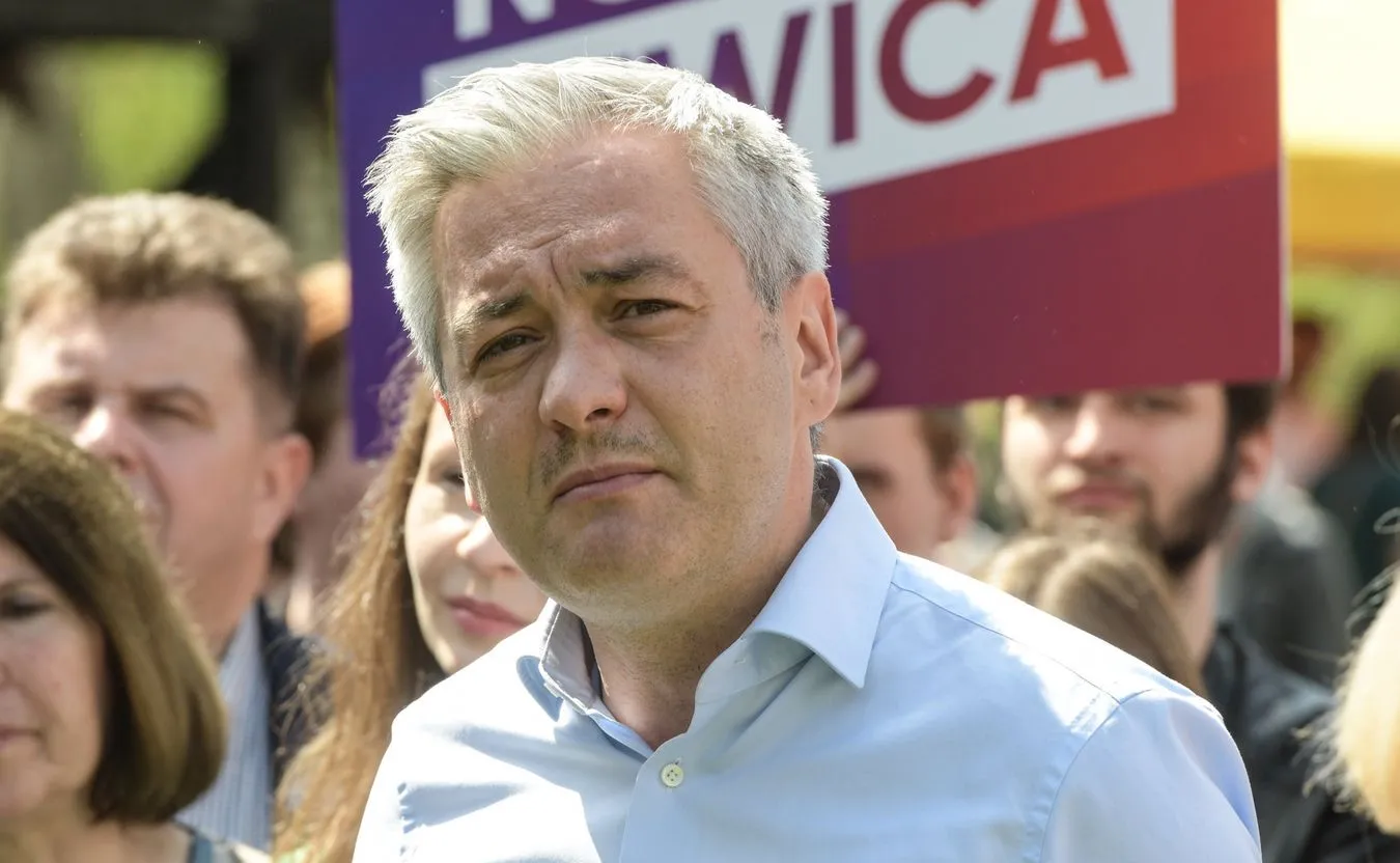 Biedroń pyta: Tusk przygotuje podobny spot na LGBT?