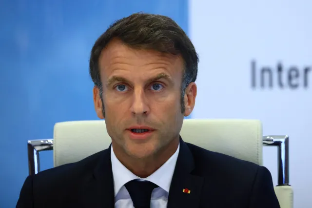 Zamieszki we Francji. Jak mogą wpłynąć na pozycję Macrona?