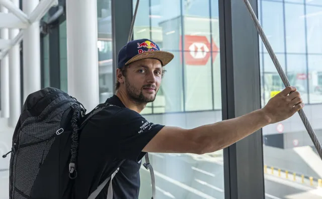 Skialpinista Andrzej Bargiel zdobył Gaszerbrum II. Trwa zjazd na nartach!