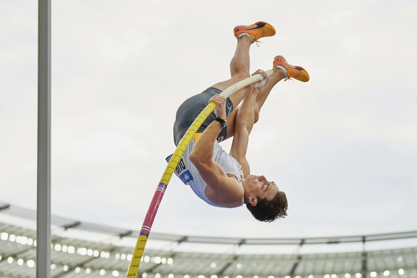 Armand Duplantis zmierzy się z Karstenem Warholmem w... biegu na 100 metrów
