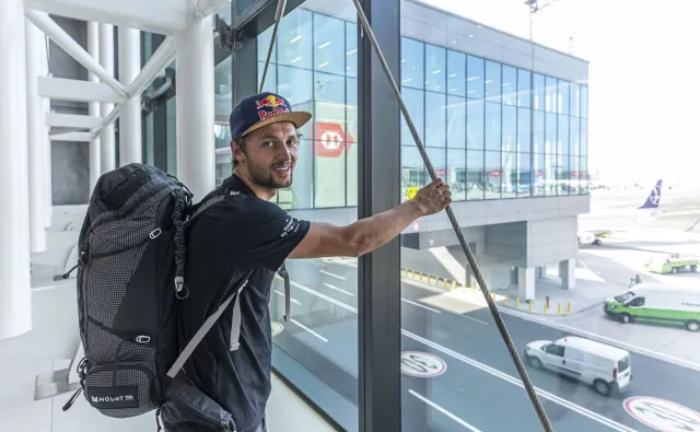 Skialpinista Andrzej Bargiel zdobył Gaszerbrum I i zjechał na nartach