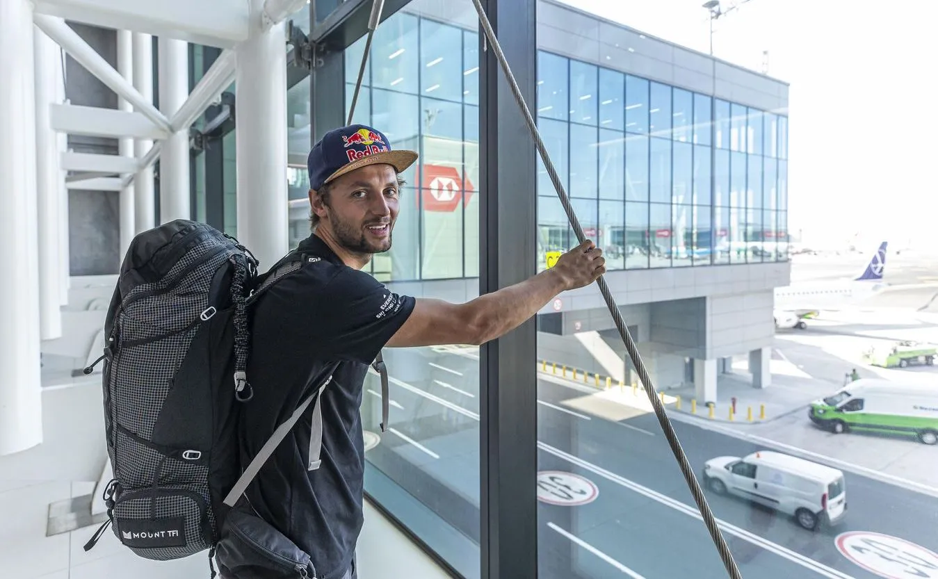 Skialpinista Andrzej Bargiel zdobył Gaszerbrum I i zjechał na nartach