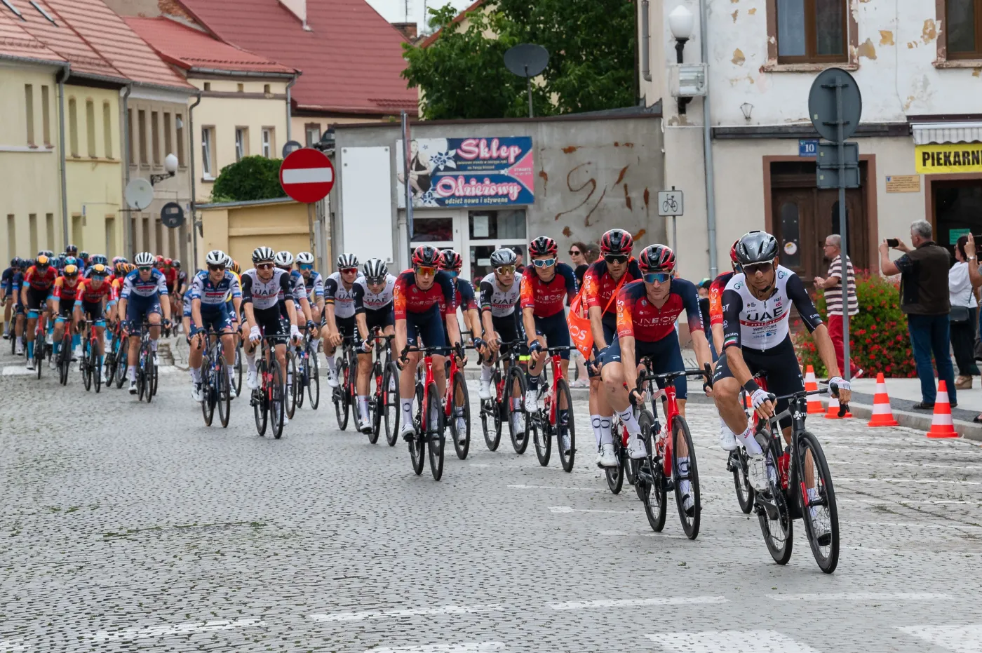 Tour de Pologne. Matej Mohoric pierwszy na mecie w Karpaczu