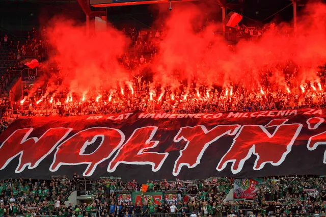 Antyukraińskie transparenty na stadionie we Wrocławiu [FOTO]