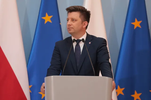 Dworczyk kontra Tusk. "Szereg pomówień i kłamliwych ataków"