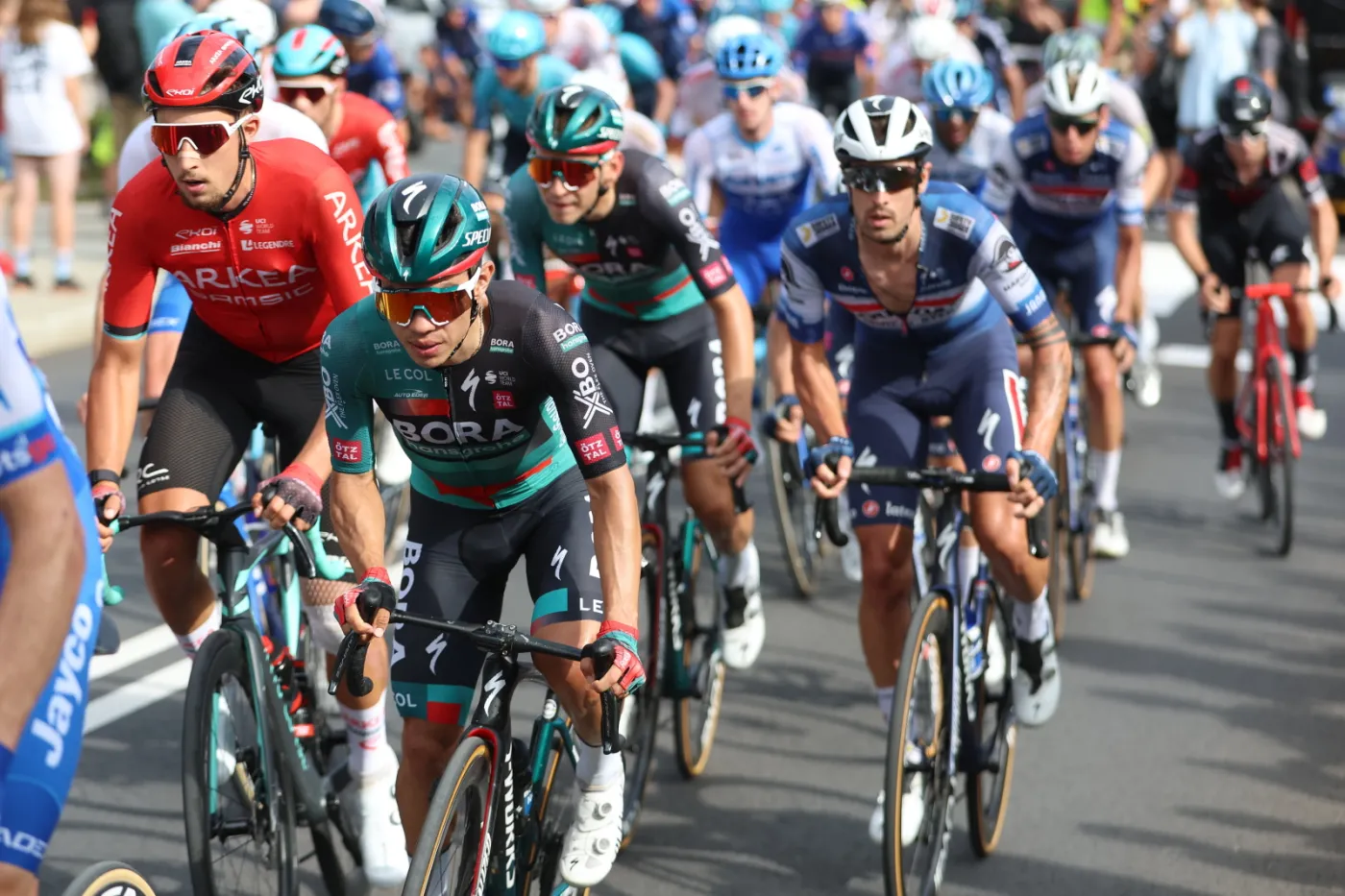 Wypadek podczas Tour de Pologne. "Motocykl z kamerzystą wjechał w publiczność"