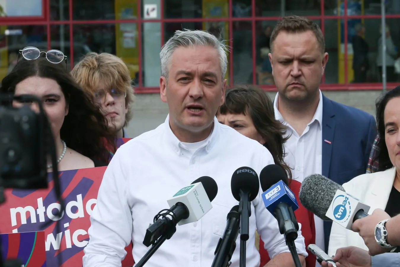 Biedroń apeluje ws. terminu wyborów: Panie prezydencie, długopis czeka