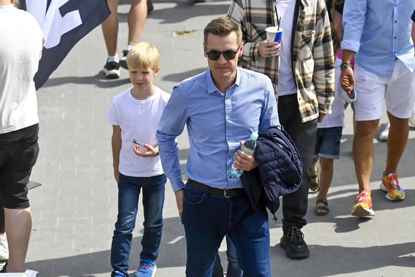 "Wszyscy idziemy w jednym kierunku...". Marcin Mroczek wyruszył na pielgrzymkę na Jasną Górę