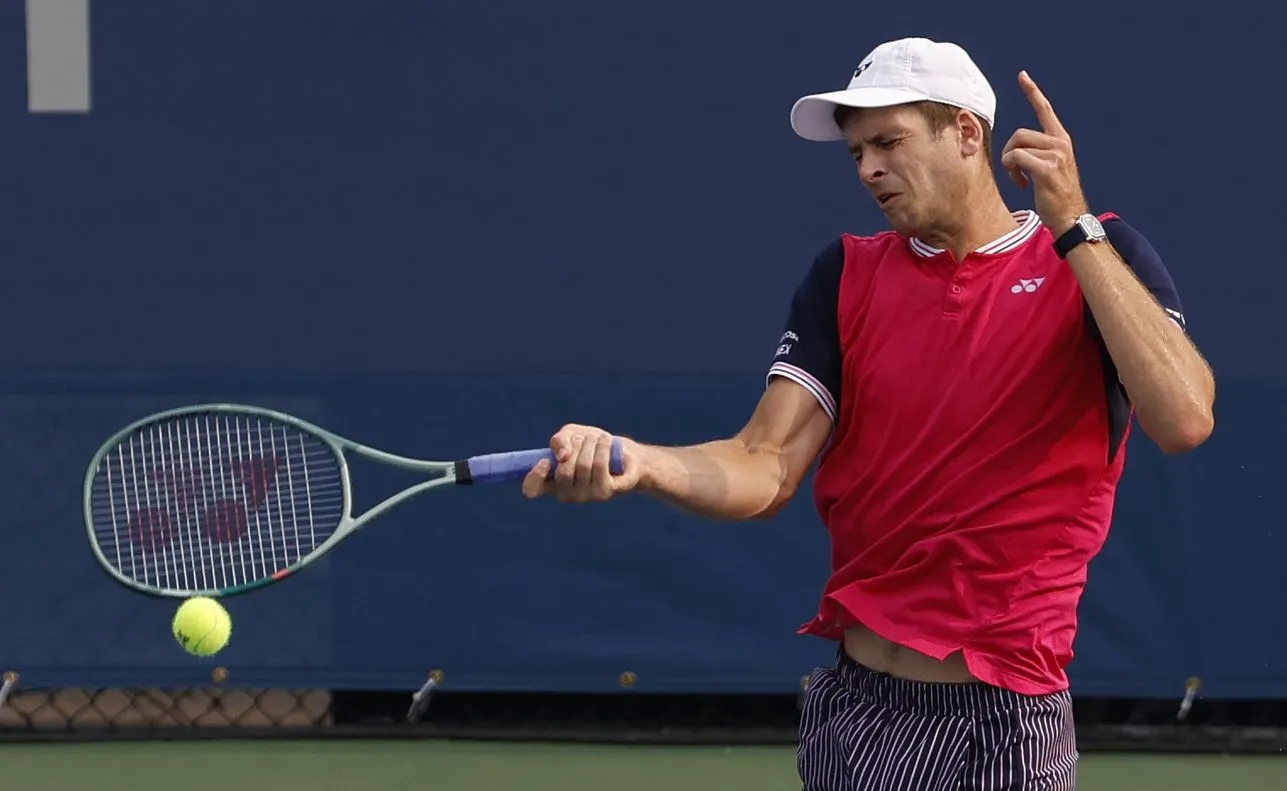 Hurkacz pokonał Tsitsipasa i awansował do ćwierćfinału turnieju w Cincinnati