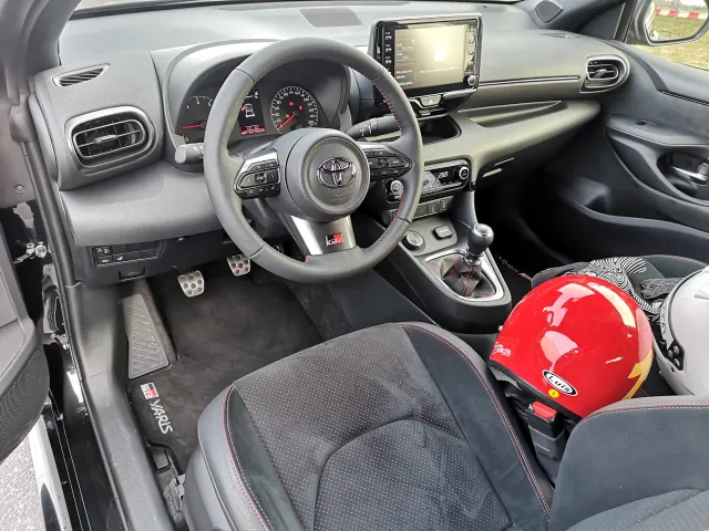 Toyota warta więcej od Mercedesa. Tesla największą sensacją 2021 roku